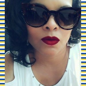 Meet your Posher, Priscilla